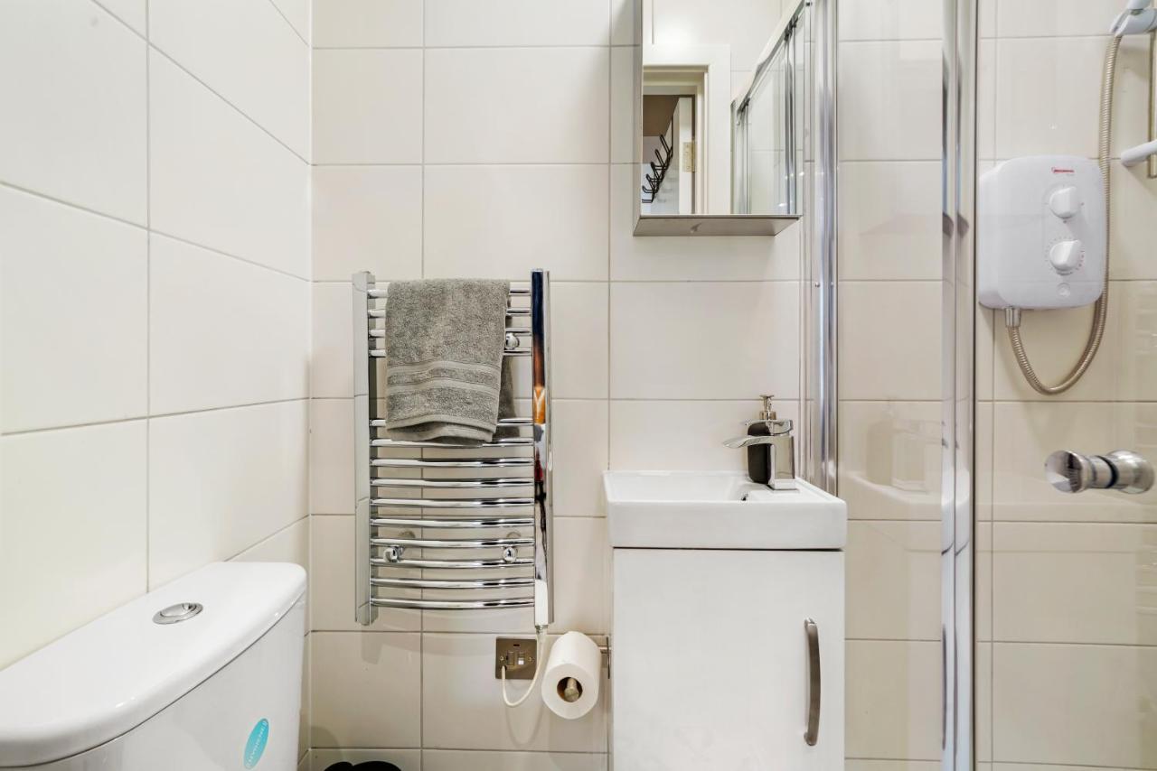 Boutique Heathrow Studio'S - Parking - Garden Apartment Harmondsworth Bagian luar foto